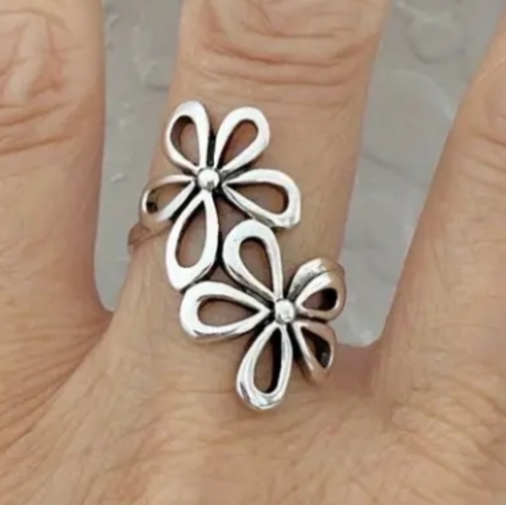 Silver Flower Ring